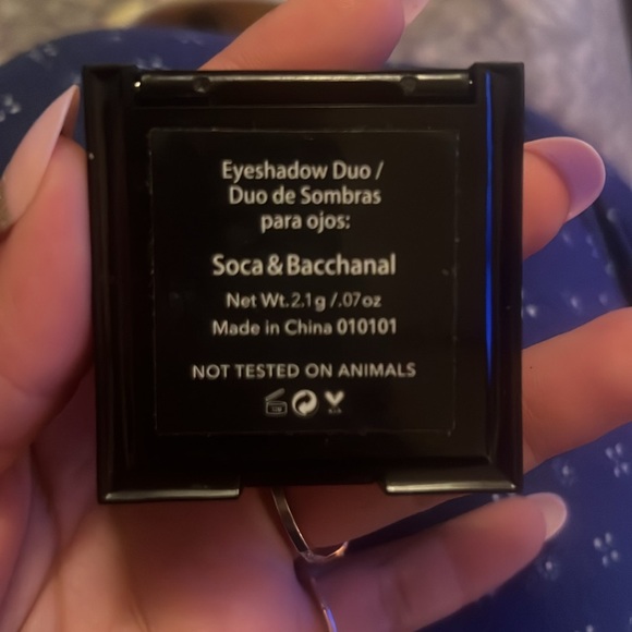 Shaina B Miami eyeshadow - Picture 3 of 3